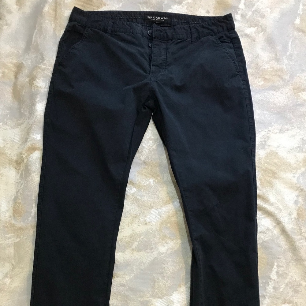 Black Broadway pants. W34